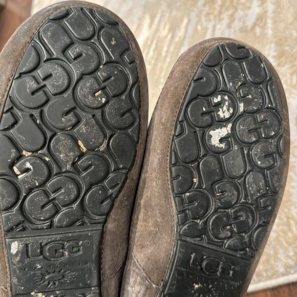 UGG Brown Suede Men's Moccasins size 10 in GUC super comfy - Picture 8 of 8